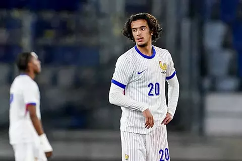 تقارير: ديشامب يجتمع بـ أيوب بوعدي للاعتماد عليه في منتخب فرنسا